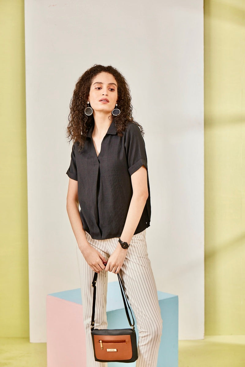 33227 - V Neck Collar Top